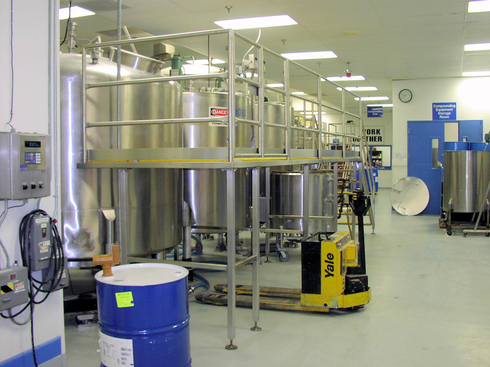 Pharmaceutical Mixing Tanks SS Access Platform